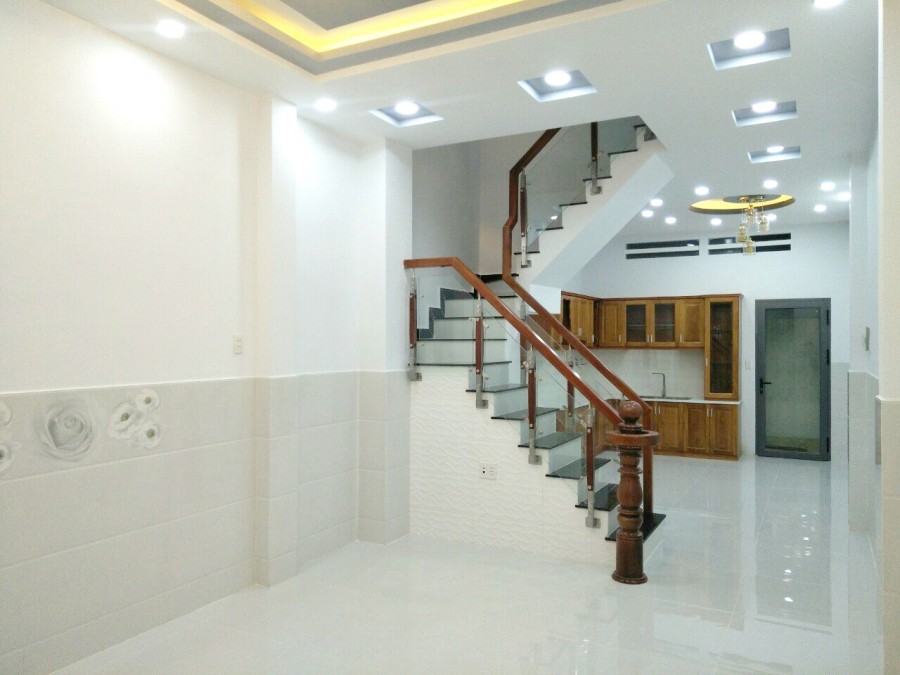 Nhà 59.5m2, 2 lầu, ST, gần mặt tiền đường chính nhánh 2 Dương Bá Trạc P1 Q8