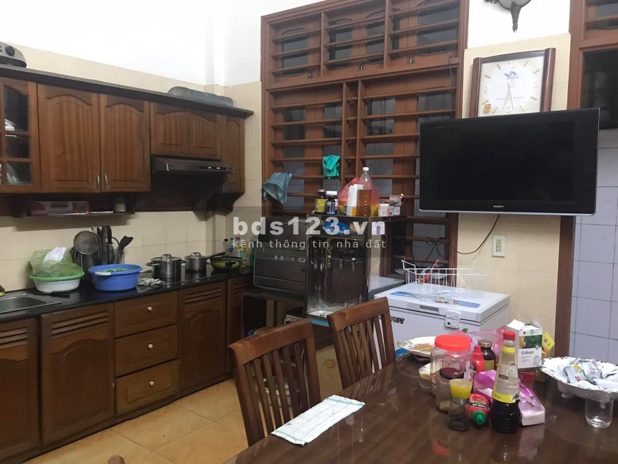 Bán nhà mặt phố Vũ Trọng Phụng, TP HD, 64m2, mt 4m, 3 tầng, 3 ngủ, sân cổng, vị trí VIP