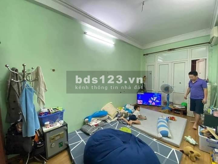 Bán nhà Xuân Thuỷ, Quận Cầu Giấy, dt 30m2, 5 tầng cách ô tô 40m2, giá chỉ 3.5 tỉ