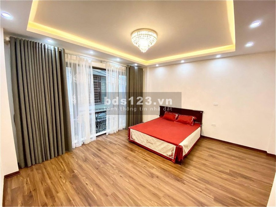 Cực phẩm Hoàng Quốc Việt 5 tâng, dt 65m2, 5 ngủ ngõ thông thoáng, giá chỉ 7.2 tỷ