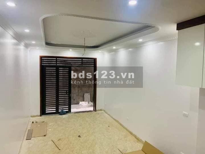 Bán nhà nguyên căn mới Trần Thái Tông, dt 35m2, 5 tầng, giá chỉ 4.7 tỷ