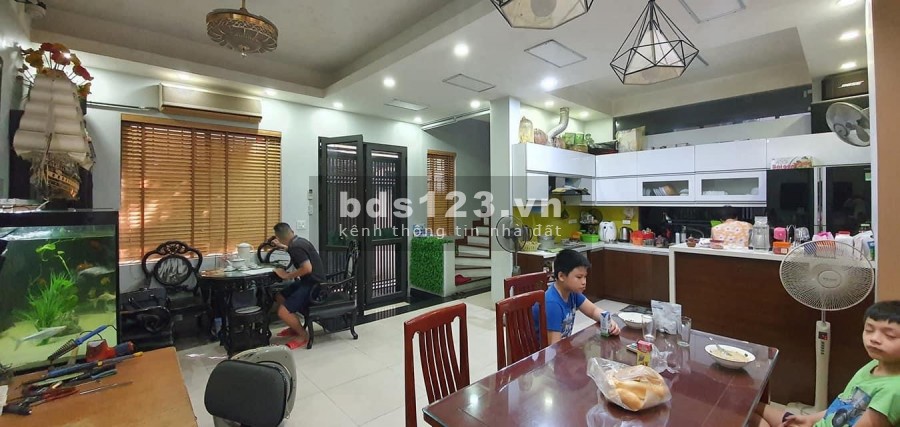 Bán nhà Tô Vĩnh Diện, Thanh Xuân, lô góc, ô tô đỗ, dt 60m2, nhỉnh 7 tỷ