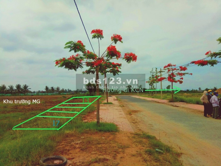 Đất ở mặt tiền đường nhựa ra Khu công nghiệp, liên hệ 0348353557