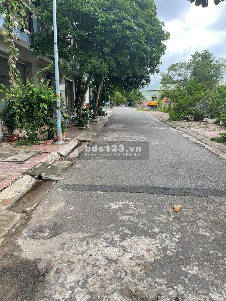 Cho thuê nhà 100m2 khu biệt thự Đồi 2 Bình Giã, giá 110 triệu/tháng, 2 lầu, 1 trệt, còn mới