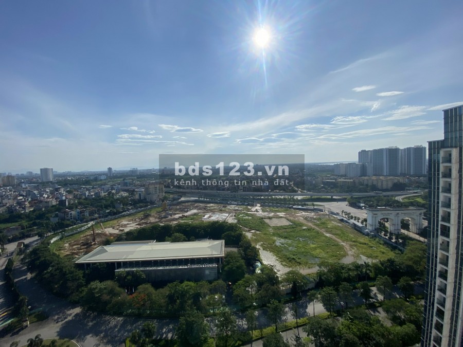 Bán căn hộ L1 Ciputra, 114m2, 3 phòng ngủ, ban công Tây Nam, tầng cao view cực thoáng.