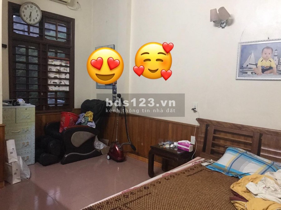 Bán nhà mặt phố Vũ Trọng Phụng, TP HD, 64m2, mt 4m, 3 tầng, 3 ngủ, sân cổng, vị trí VIP