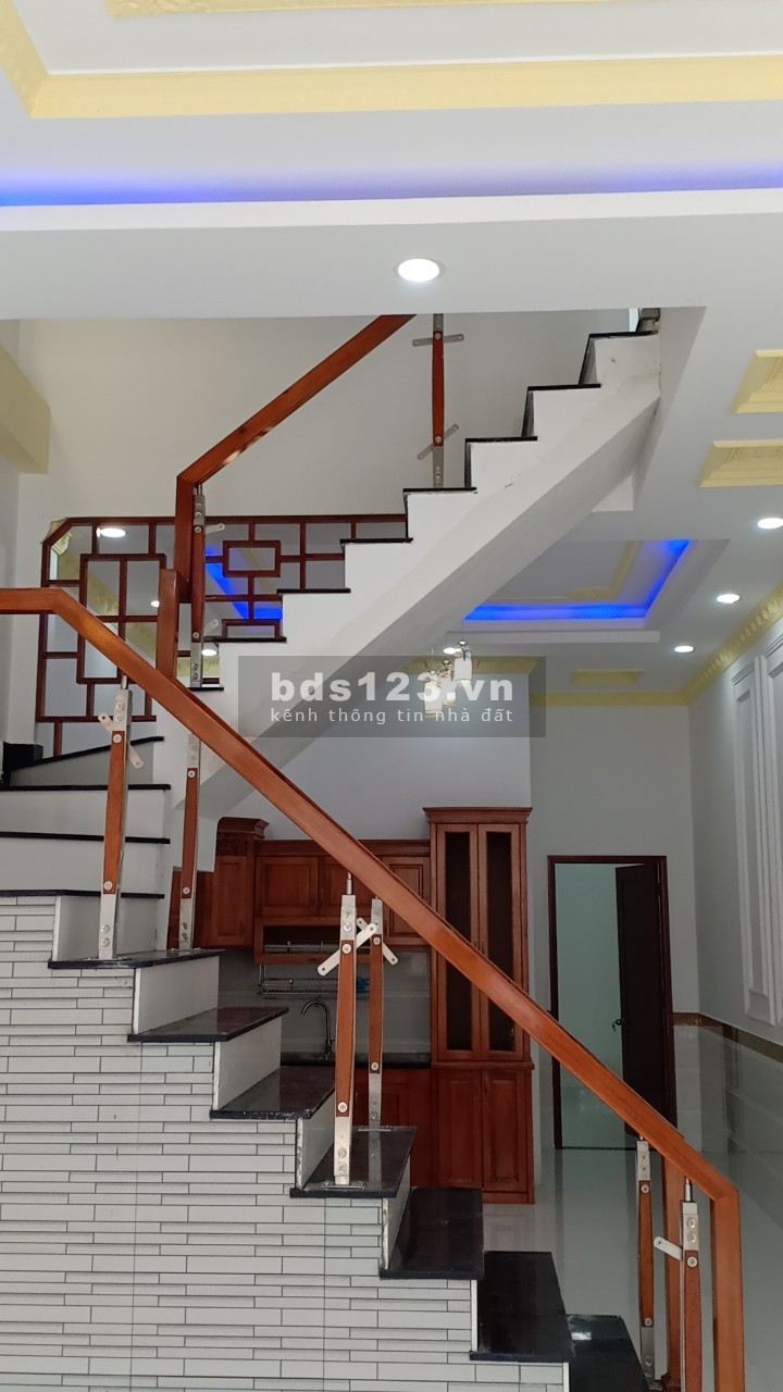 Bán nhà lầu phường Tân Hạnh Biên Hoà diện tích 4x17,5 giá bán 2tỷ650