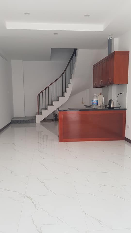 Bán nhà Võ Chí Công, nhà mới đẹp, 34m2 x 5 tầng, gần phố, nhỉnh 3 tỷ