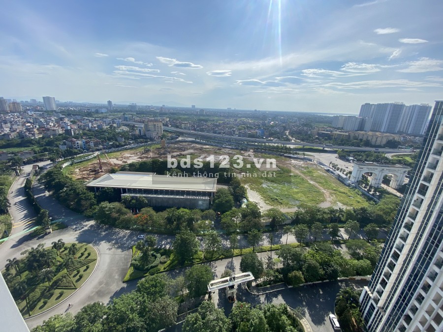 Bán căn hộ L1 Ciputra, 114m2, 3 phòng ngủ, ban công Tây Nam, tầng cao view cực thoáng.
