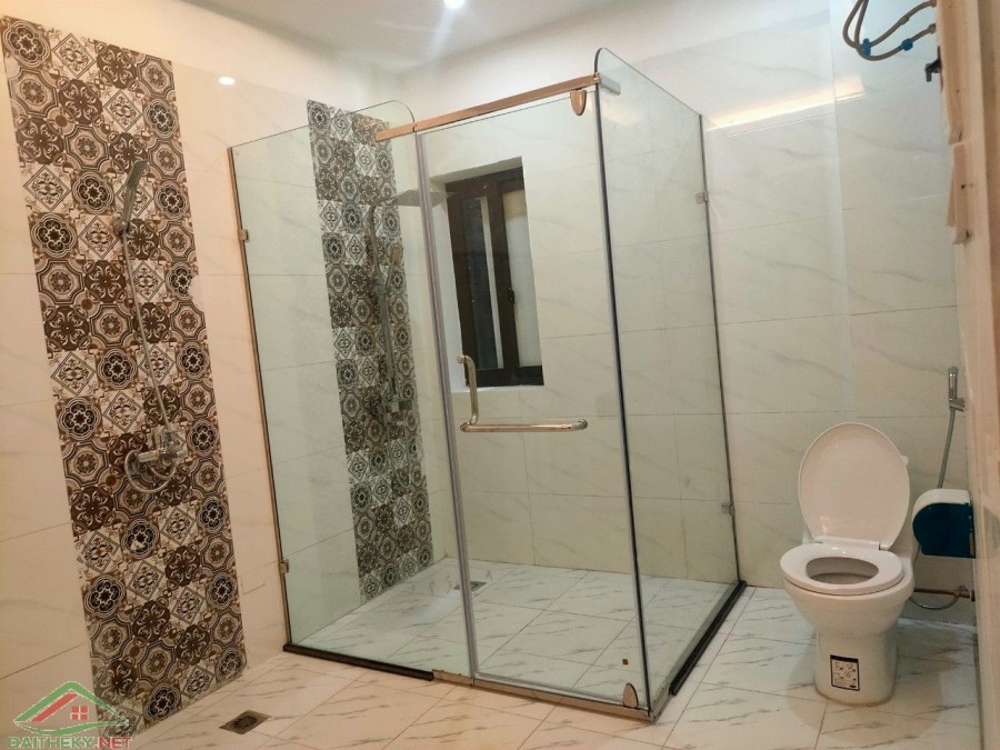 Bán gấp nhà đường láng. Diện tích 38m2, 5 tầng, mặt tiền 4.5m. Giá nhỉnh 3.3 tỷ