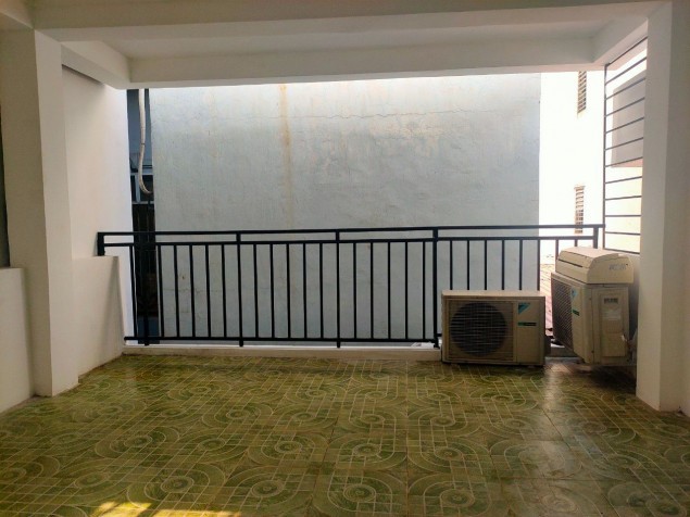 Bán gấp nhà đường láng. Diện tích 38m2, 5 tầng, mặt tiền 4.5m. Giá nhỉnh 3.3 tỷ