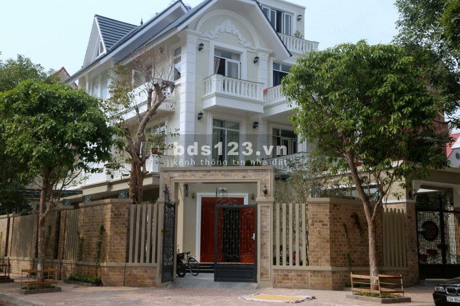 Cần Thanh Khoản Chính Chủ Cần Bán Biệt Thự Cầu Giấy 225m Độc Lạ SĐCC