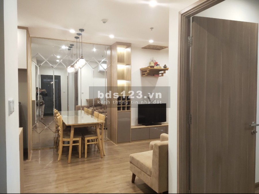 Cho thuê căn hộ Vinhomes Smartcity 2PN + Full đồ nội thất, điện tử view bể bơi