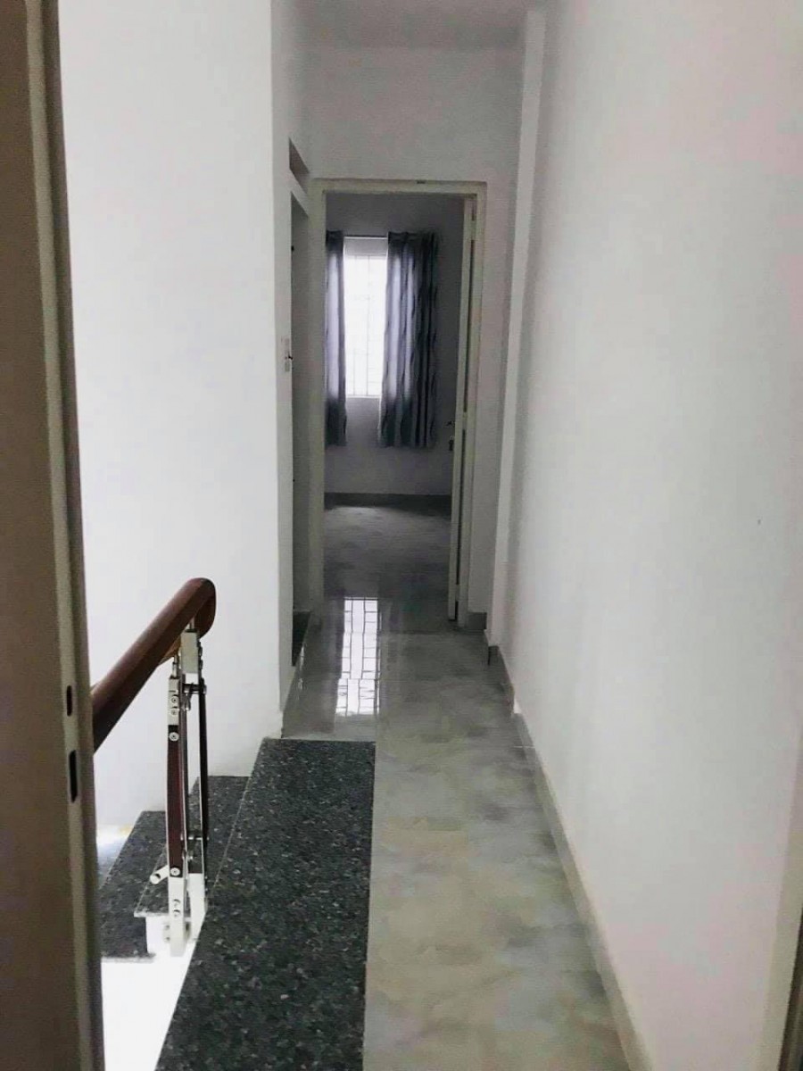 Bán Nhà Mới Hẻm Oto, Sát Mặt Tiền Kênh Tân Hóa, Tân Phú giá chỉ 4.4 tỷ thương lượng