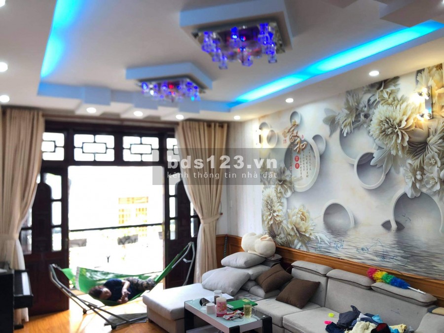 Bán căn nhà đẹp ngay phường 15, Quận Tân Bình, giá chỉ 7.5 tỷ, hẻm thông
