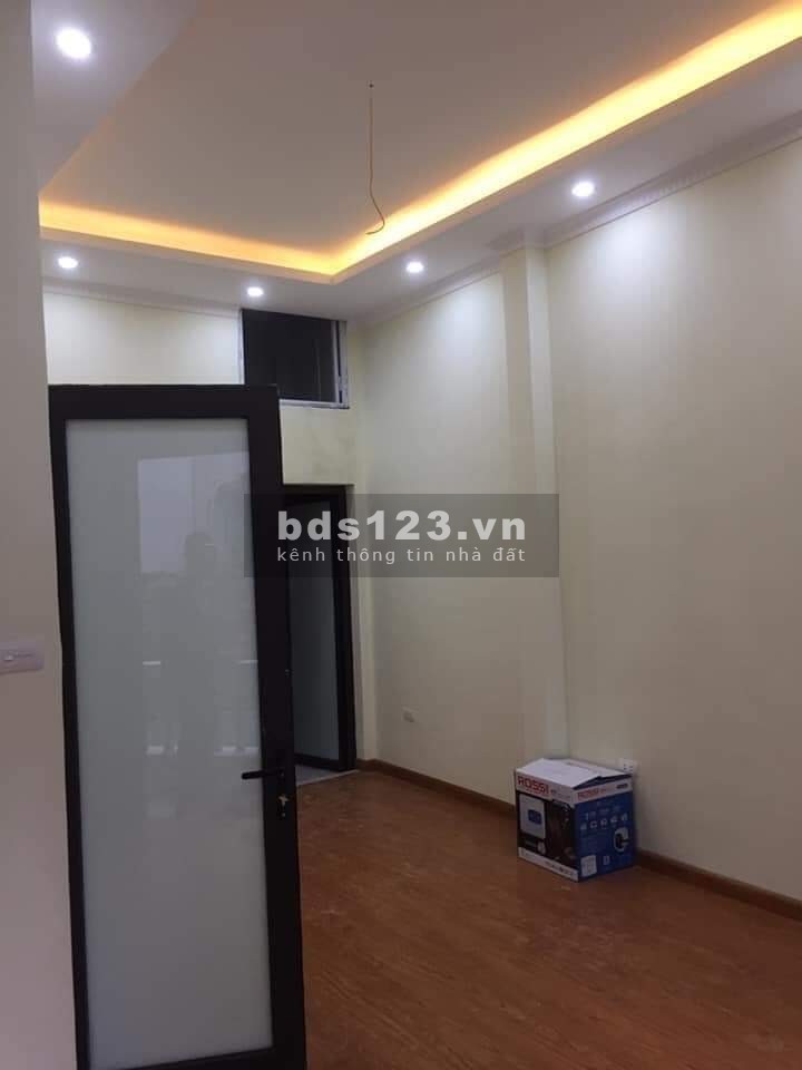 Thụy Khuê, 33m2X4.7MT. Cách Hồ Tây chưa đến 100m. Giá 3.95 tỷ.