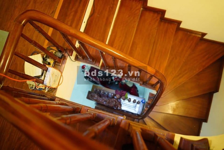 Cần bán nhà nguyên căn ngõ chợ Khâm Thiên 59m2, 5 tầng, gần Phố Chính