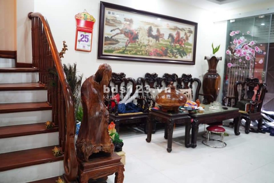 Cần bán nhà nguyên căn ngõ chợ Khâm Thiên 59m2, 5 tầng, gần Phố Chính