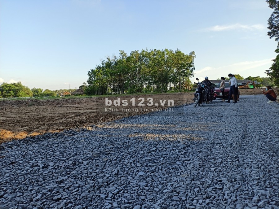 Đất Phú Chánh gần bệnh viện nhi sổ sẳn, liên hệ 0383335289