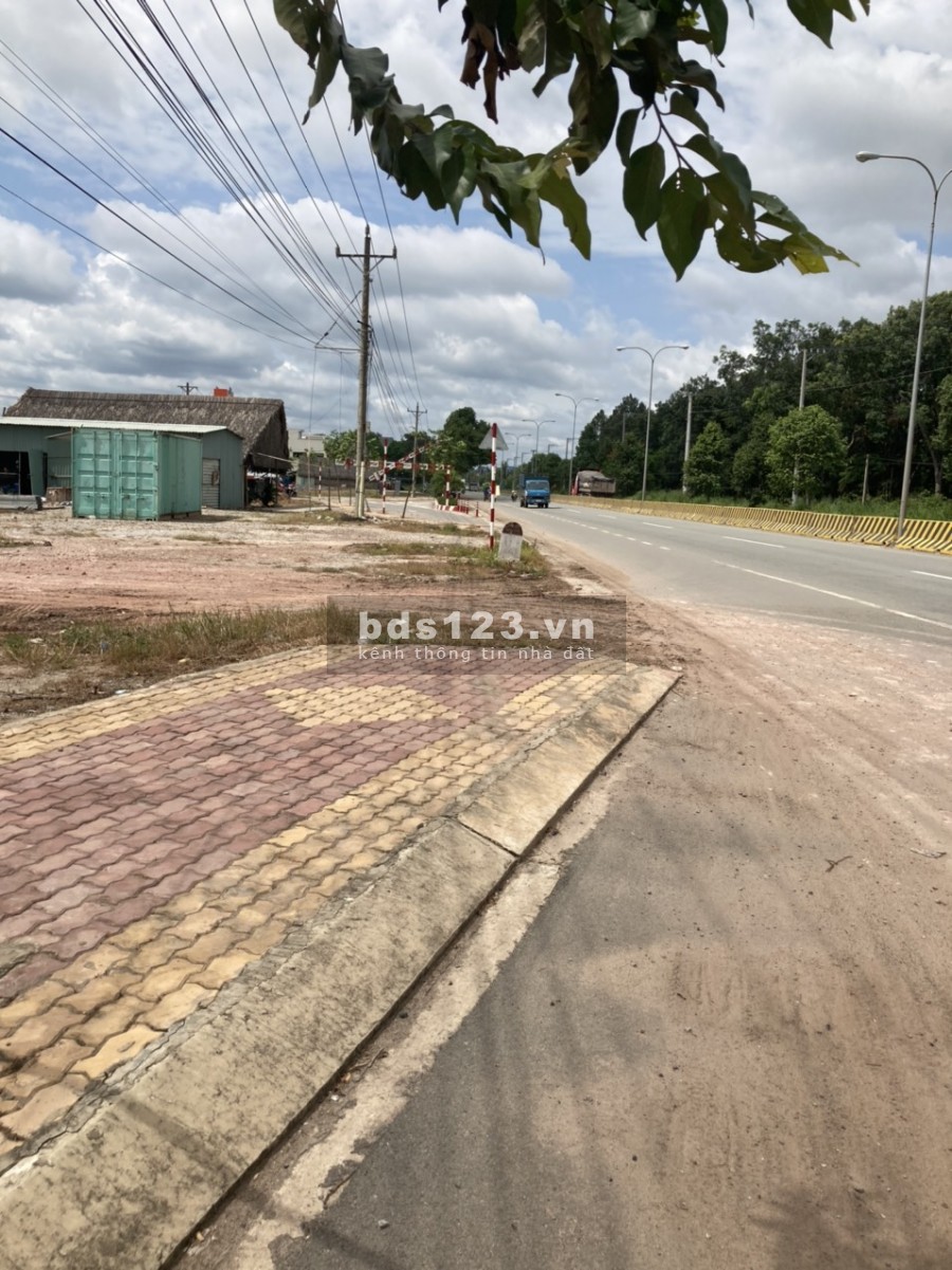 Bán nhanh lô đất gần trường mầm non sâp khởi công xây dựng, cách Quốc Lộ 13 500m sổ sẵn