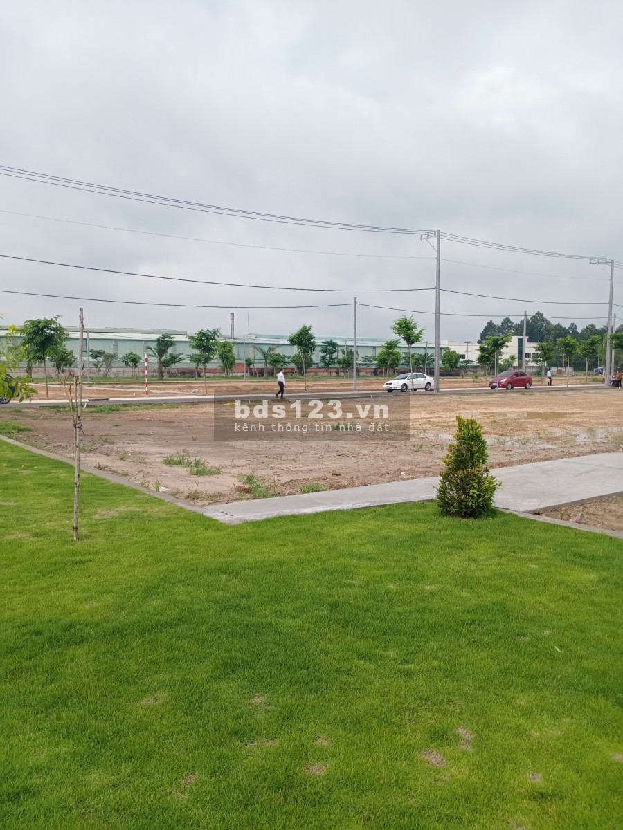 Bán nhanh lô đất gần trường mầm non sâp khởi công xây dựng, cách Quốc Lộ 13 500m sổ sẵn