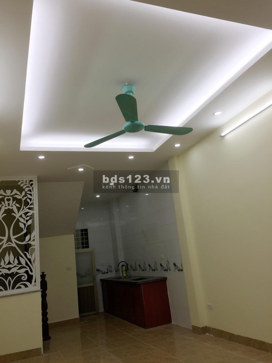 Nhà đẹp phân lô, ô tô đường Lê Trọng Tấn, 4 tầng, mặt tiền 3.5m, giá 4 tỷ.