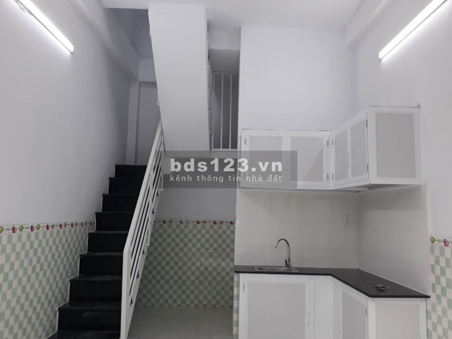 Bán nhà Lý Thánh Tông, 21m2, sổ vuông vức, hẻm 3.5m, Tân Phú, chỉ 2 tỷ 6.