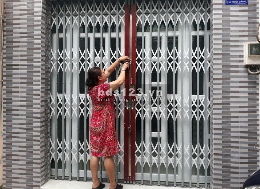 Bán nhà Lý Thánh Tông, 21m2, sổ vuông vức, hẻm 3.5m, Tân Phú, chỉ 2 tỷ 6.