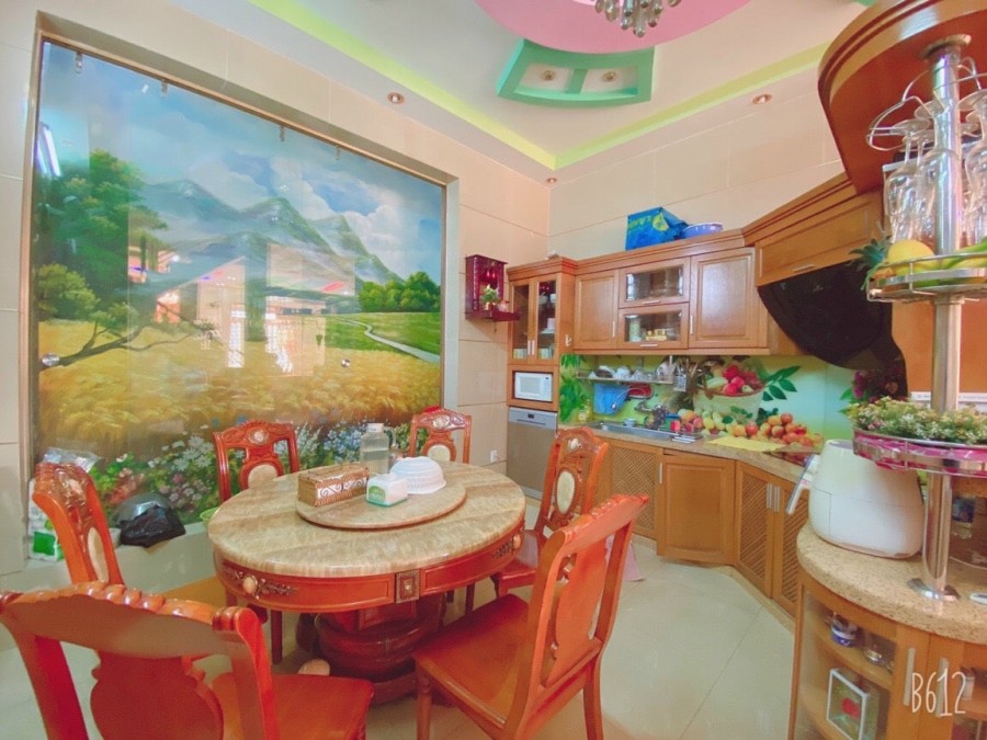 Bán nhà mặt tiền khủng , đường Cây Trâm, Gò Vấp. 5 tầng nội thất cao cấp.