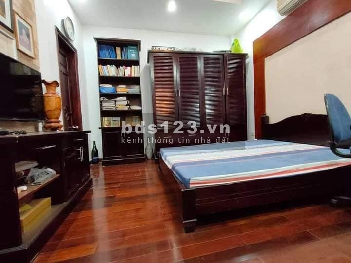 Bán nhà nguyên căn dtsd 46m2, 15m ra ô tô tránh, bãi ô tô gần nhà giá 7.1 tỷ