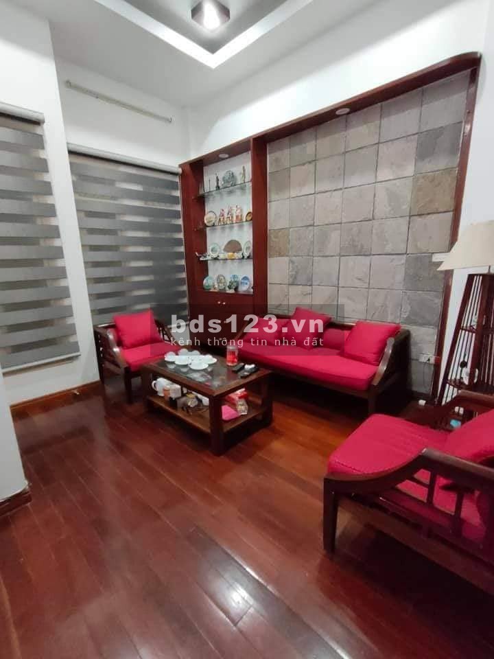 Bán nhà nguyên căn dtsd 46m2, 15m ra ô tô tránh, bãi ô tô gần nhà giá 7.1 tỷ