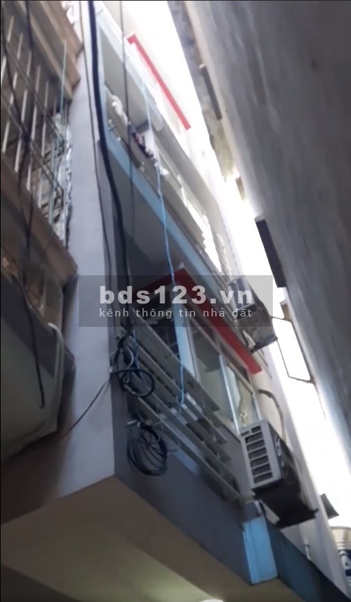 Bán gấp nhà 4 tầng dt 60m2, giá cả thương lượng tặng full nội thất, lh 0378876786