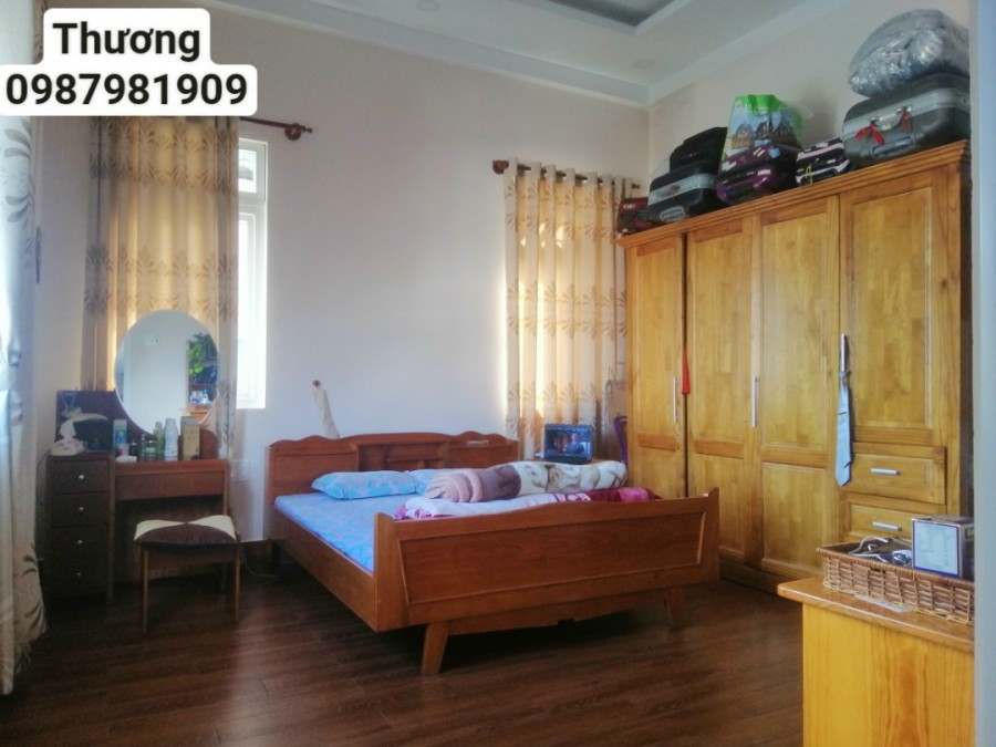 Bán môt căn nhà siêu xịn đường Xuân An, bãi đậu xe giá 16.3 tỷ