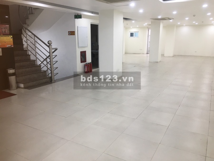 Chủ nhà cho thuê 20 m2 văn phòng tầng 1 tại 62 đường đôi Yên Phụ. Giá rẻ-Dịch vụ tốt