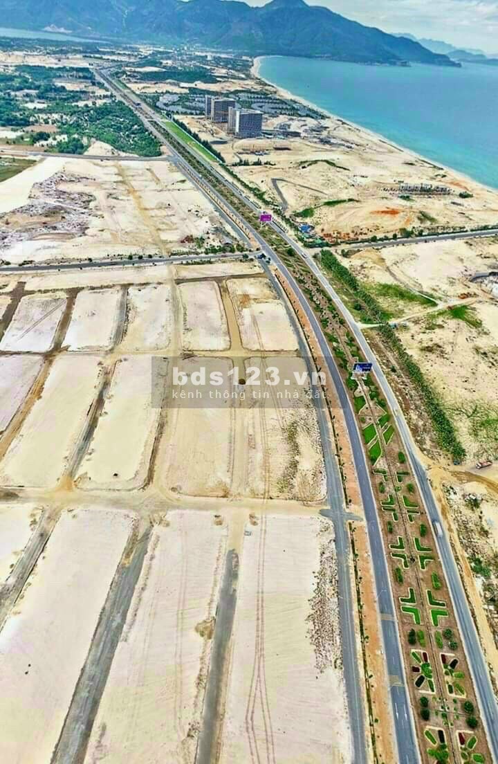 Bán nhanh nền Khách sạn 7 tầng mặt tiền đường Nguyễn Tất Thành Golden Bay 602. Ký trực tiếp CĐT