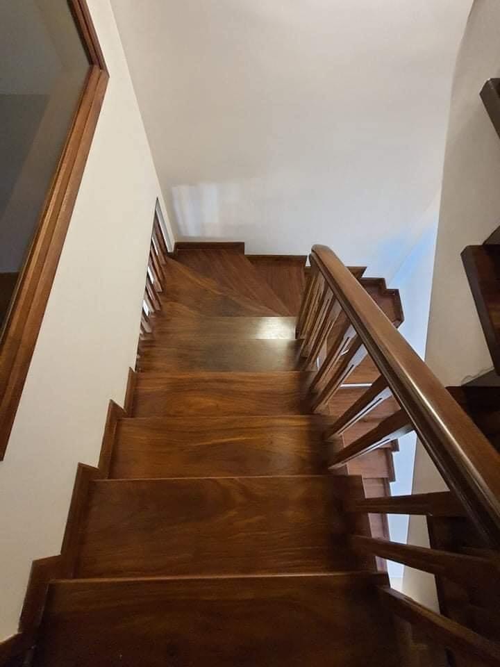 Bán Nhà Pháo Đài Láng, Đống Đa DT 40m2, 5T, Kinh doanh, Nhỉnh 3 Tỷ.
