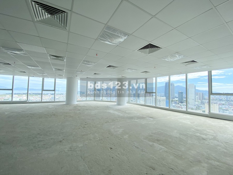 Cho thuê tầng trệt 65m2, mặt tiền ngay tầng trệt toà nhà số 65 Hải Phòng, Quận Hải Châu
