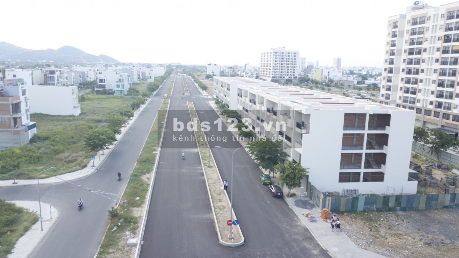 Cần bán gấp căn shophouse giá tốt nhất khu vực - mặt tiền 43m, hỗ trợ vay