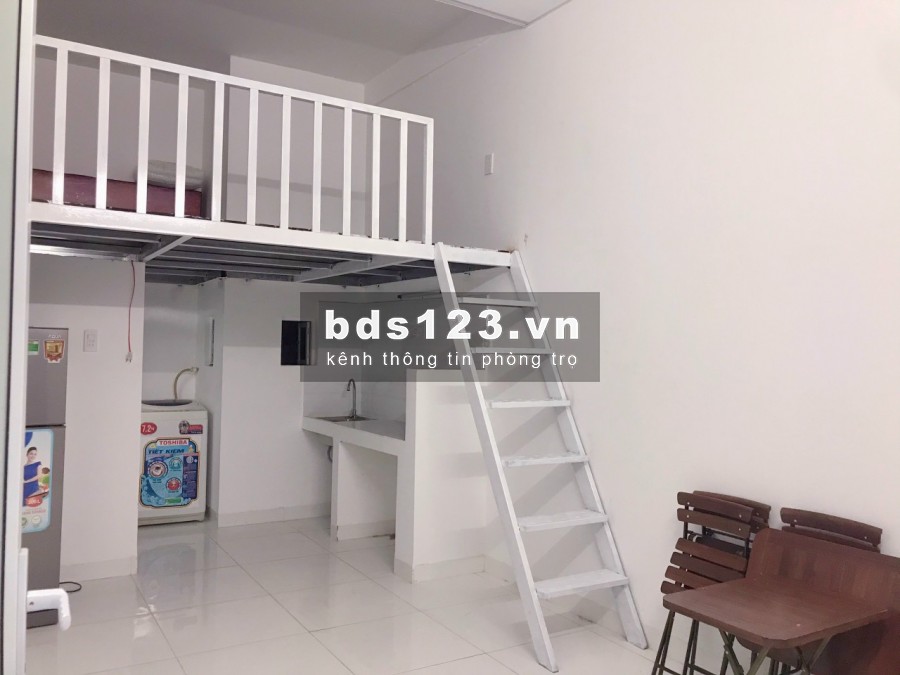 Cho thuê phòng trọ Tân Phú ban công riêng siêu rẻ, có bảo vệ trực