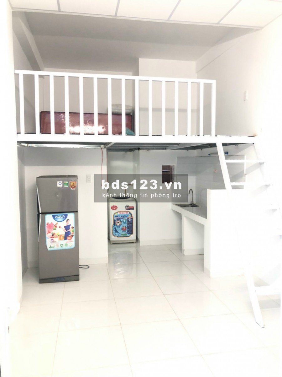Cho thuê phòng trọ Tân Phú ban công riêng siêu rẻ, có bảo vệ trực