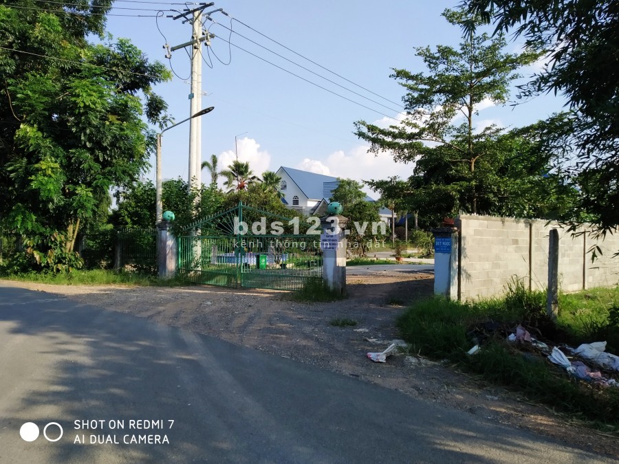 Bán đất diện tích 40000m2, mặt tiền dt 300m2 thổ cư huyện Tân Phú, Đồng Nai, sổ hồng riêng