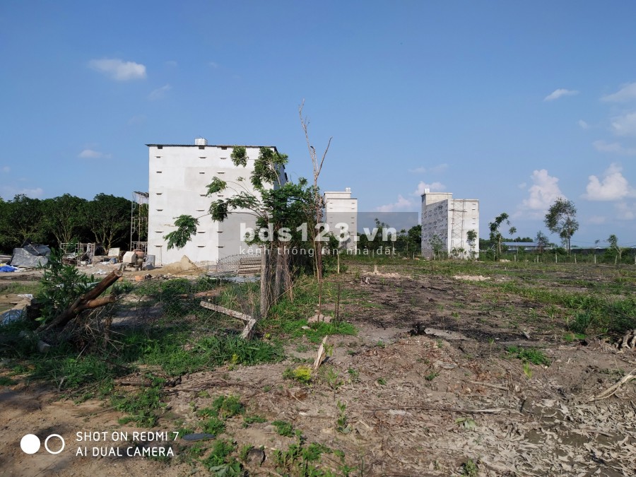 Bán đất diện tích 40000m2, mặt tiền dt 300m2 thổ cư huyện Tân Phú, Đồng Nai, sổ hồng riêng