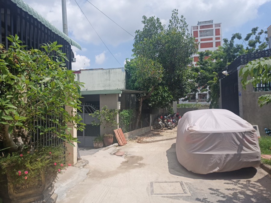 Nhà 1 trệt 2 lầu Hoá An, lô góc 2 mặt tiền, gần công ty Pouchen, SHR thổ cư, đường xe hơi quay đầu