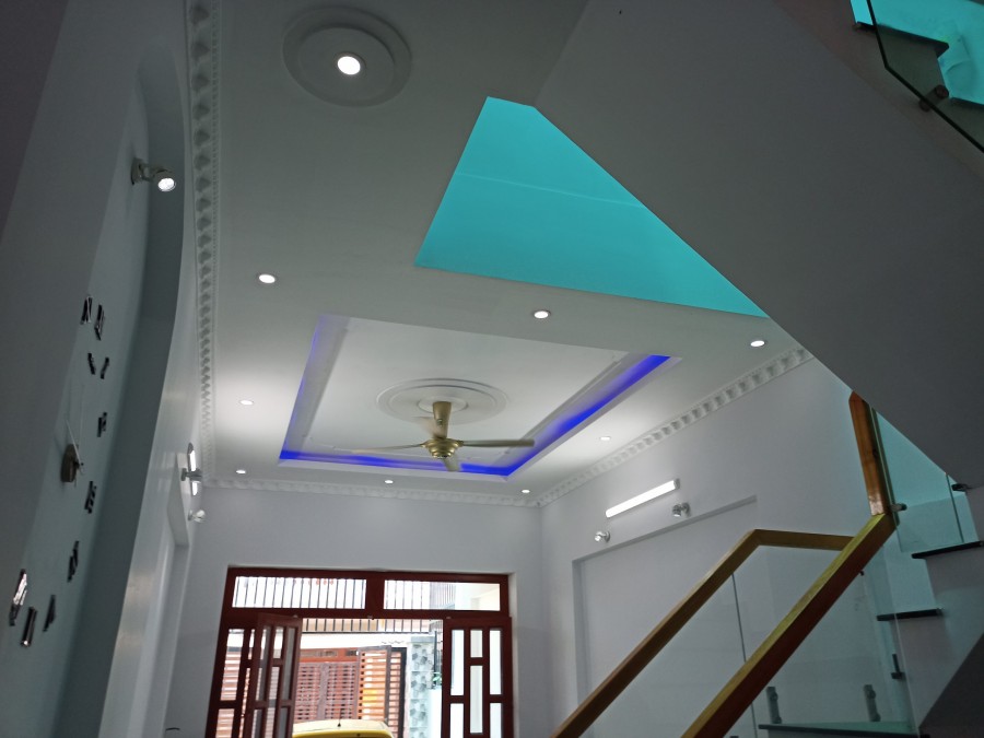 Nhà 1 trệt 2 lầu Hoá An, lô góc 2 mặt tiền, gần công ty Pouchen, SHR thổ cư, đường xe hơi quay đầu