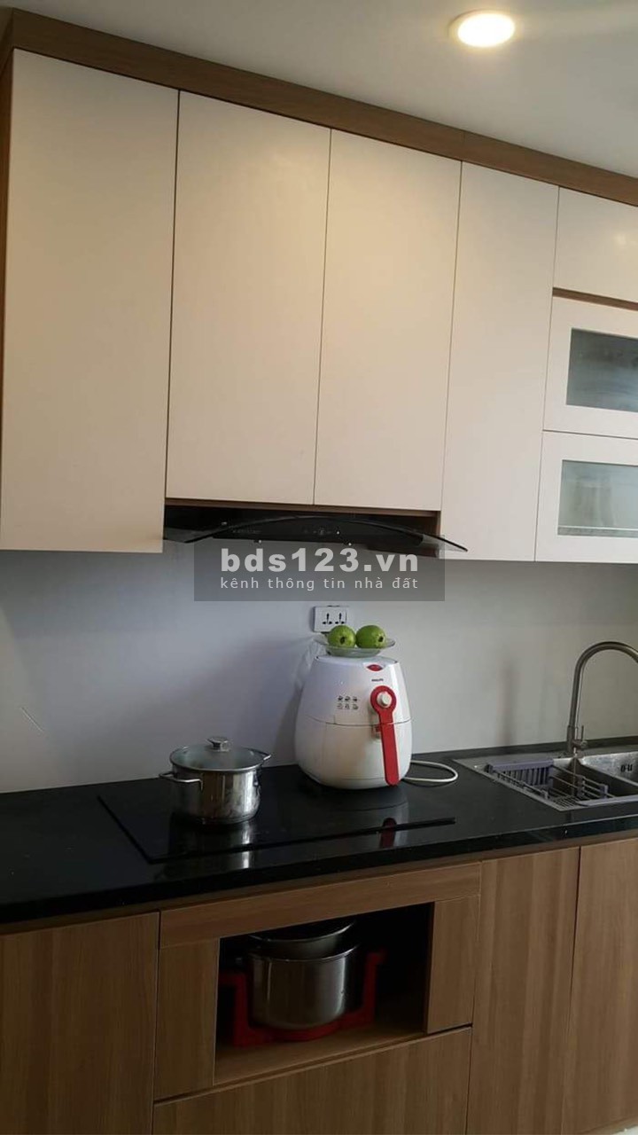 Cho thuê chung cư Ban cơ yếu Lê Văn Lương 2 phòng ngủ 68m2 full đồ 11 triệu. Lh 0377983070