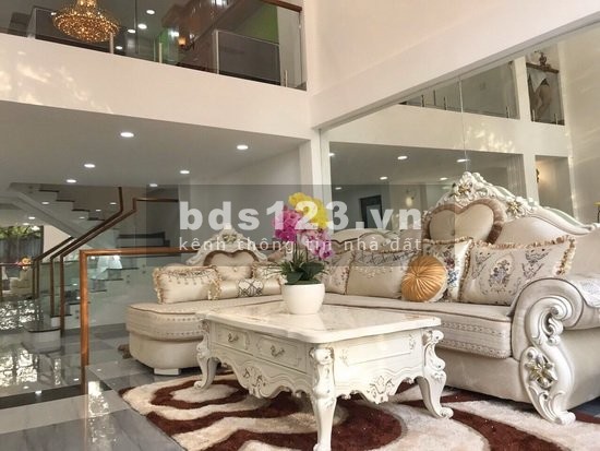NHÀ PHỐ TUYỆT ĐẸP 3 LẦU HẺM 350 HUỲNH TẤN PHÁT, PHƯỜNG BÌNH THUẬN, QUẬN 7