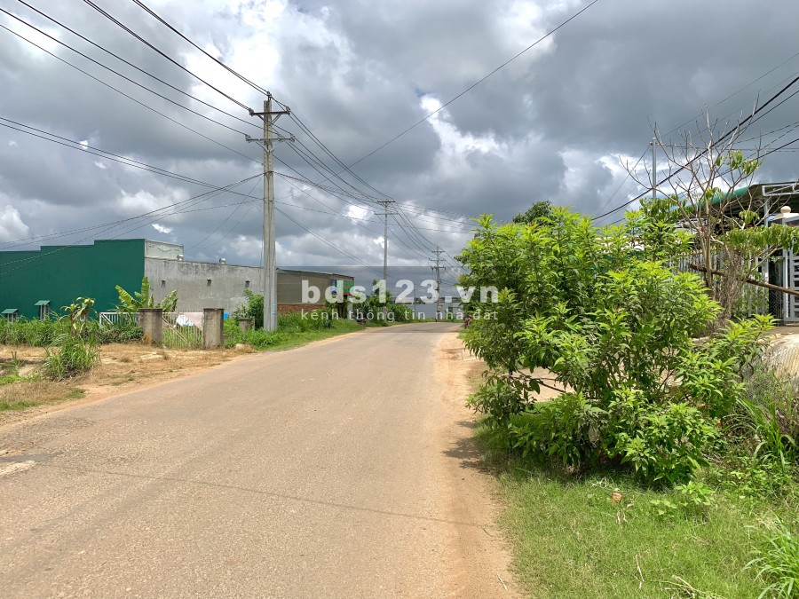 Đất mặt tiền đường Nguyễn Chí Thanh, thổ cư sẵn 200m2, sổ hồng riêng bao sang tên