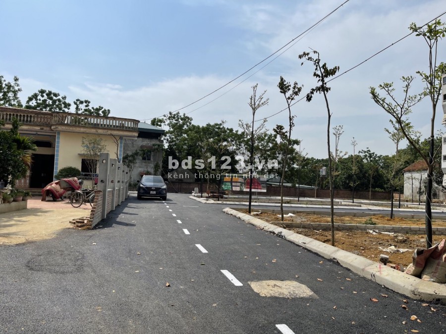 Đất nền Hoà Lạc sát Vinhomes ô tô tránh nhau giá nhỉnh 1 tỷ, đường ô tô rộng