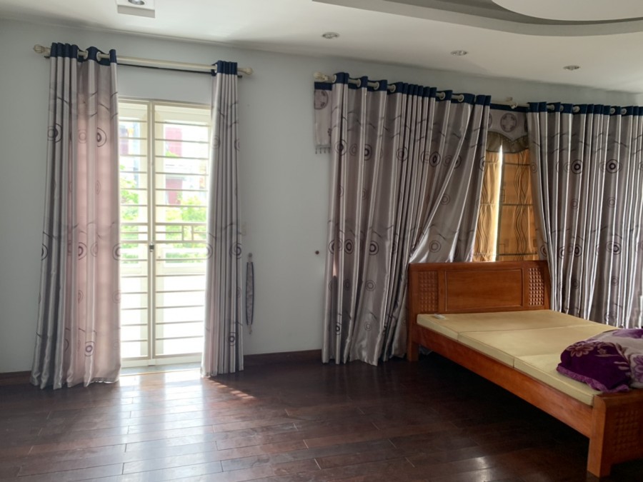 Cho thuê Nhà riêng- Biệt thự diện tích 300m2, 6 Phòng ngủ full nội thất