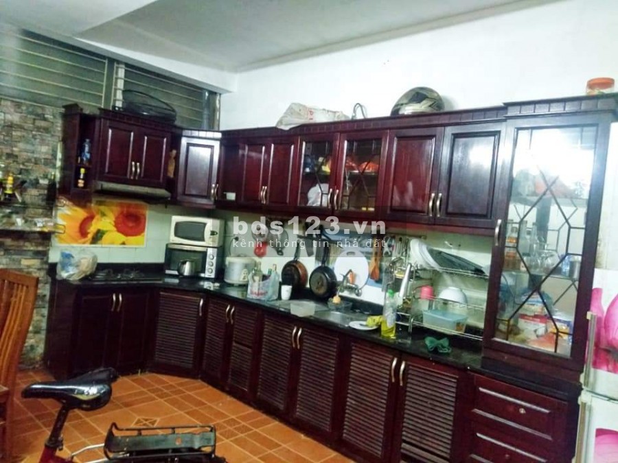 Lạc Long Quân, 53mX4T. Ngay nhà hàng Sen Tây Hồ. Giá 5.8 tỷ.